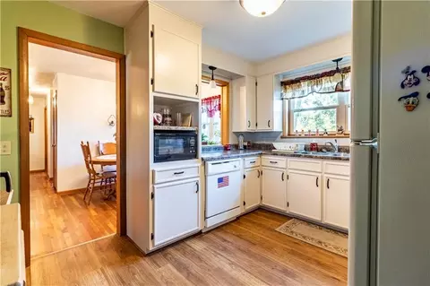 Kitchen - 305 Hillcrest Dr, Windsor, MO 65360 photo 3 of 3