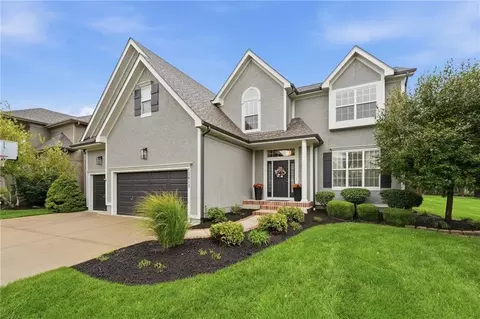 13813 Richards St, Overland Park, KS 66221
