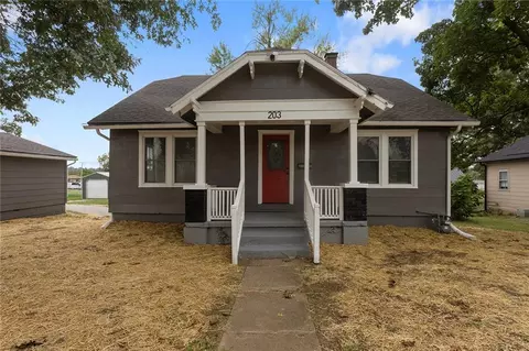 203 E 2nd St, Freeman, MO 64746