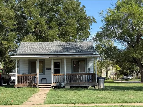 1000 Locust St, Independence, KS 67301