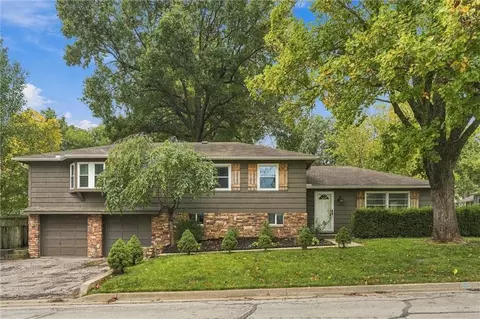 5603 Maple St, Mission, KS 66202