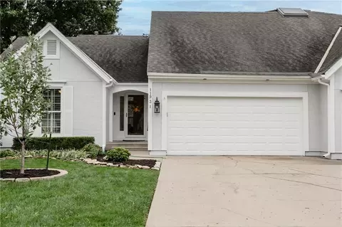 11931 Slater St, Overland Park, KS 66213