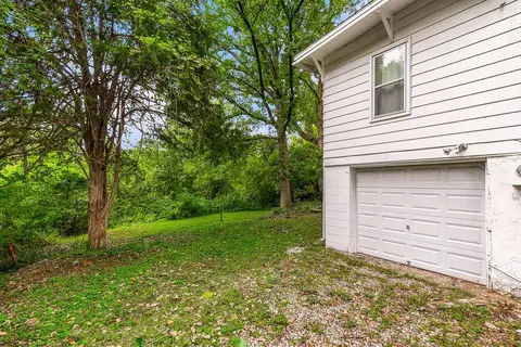 Exterior - 11410 E 25th St, Independence, MO 64052 photo 3 of 6