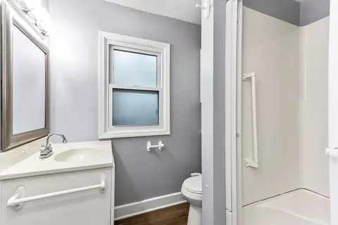 Bath - 11410 E 25th St, Independence, MO 64052 photo 1 of 1