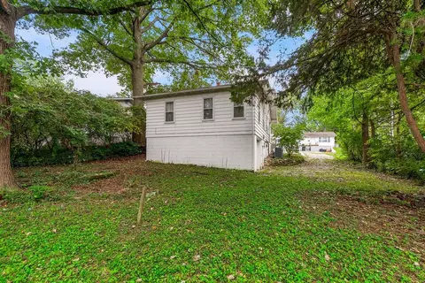 Exterior - 11410 E 25th St, Independence, MO 64052 photo 5 of 6