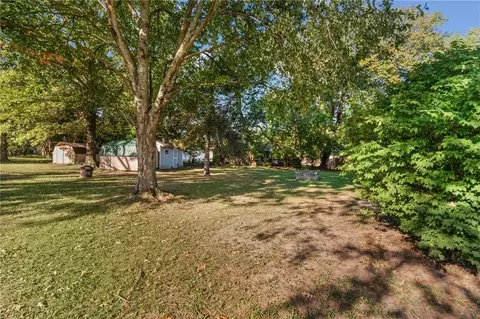 Exterior - 112 W Calvird Dr, Clinton, MO 64735 photo 8 of 13