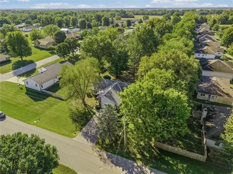 View/Area - 112 W Calvird Dr, Clinton, MO 64735 photo 5 of 16