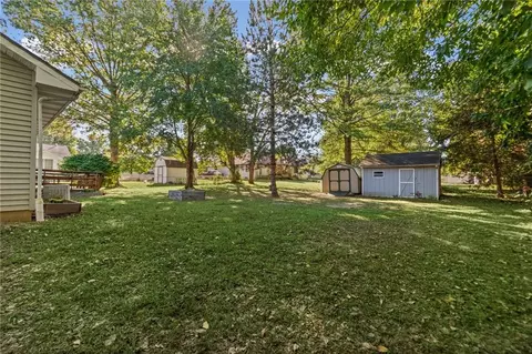 Exterior - 112 W Calvird Dr, Clinton, MO 64735 photo 4 of 13
