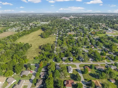 View/Area - 112 W Calvird Dr, Clinton, MO 64735 photo 12 of 16