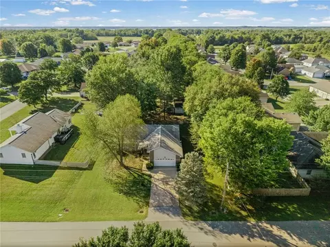 View/Area - 112 W Calvird Dr, Clinton, MO 64735 photo 3 of 16
