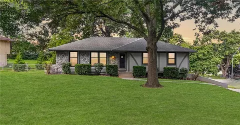 7920 N Euclid Ave, Kansas City, MO 64118