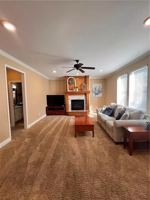 Living - 541 E Mockingbird St, Gardner, KS 66030 photo 2 of 4