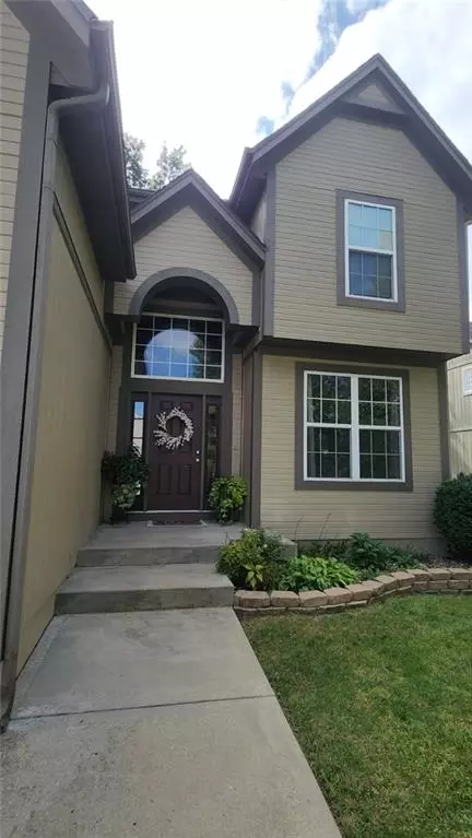Exterior - 541 E Mockingbird St, Gardner, KS 66030 photo 3 of 7