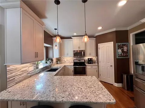 Kitchen - 541 E Mockingbird St, Gardner, KS 66030 photo 1 of 5