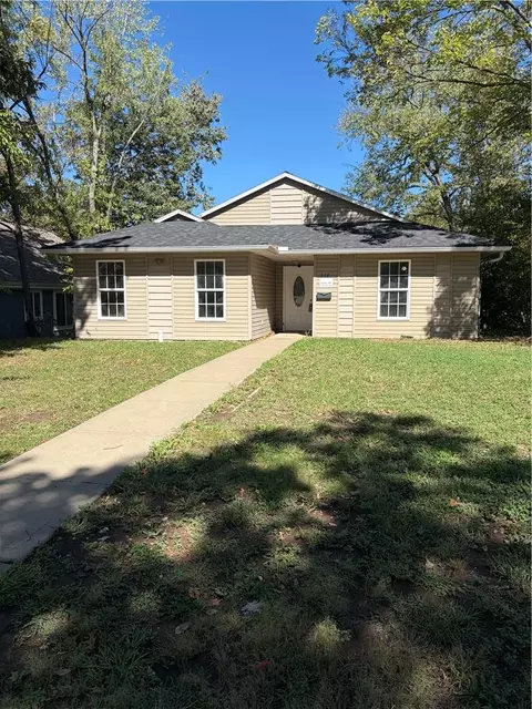 317 W Ming St, Warrensburg, MO 64093
