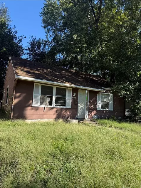 4738 Woodend Ave, Kansas City, KS 66106