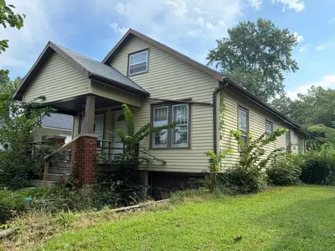 1443 Central St, Leavenworth, KS 66048