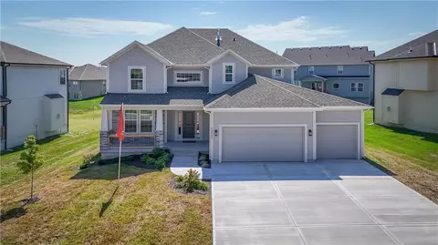 Exterior - 6003 Apache Dr, Shawnee, KS 66226 photo 2 of 3