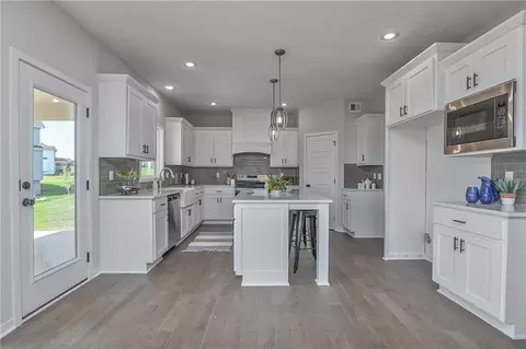 Kitchen - 6003 Apache Dr, Shawnee, KS 66226 photo 1 of 6