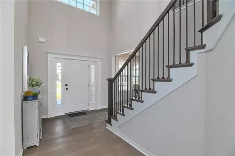 Entry Way - 6003 Apache Dr, Shawnee, KS 66226 photo 2 of 6