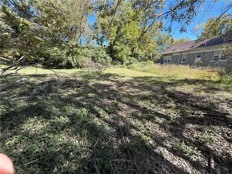 4327 Wayne Ave, Kansas City, MO 64110