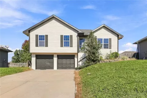 2222 Chanticleer St, Excelsior Springs, MO 64024