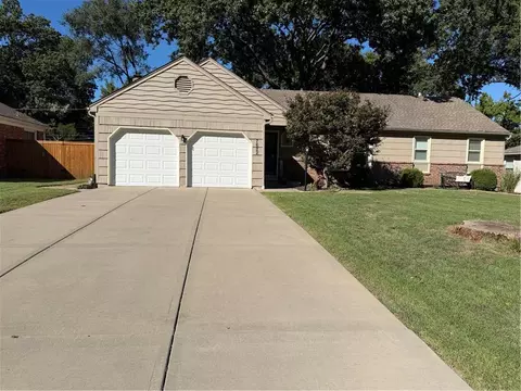 7622 W 96th Ter, Overland Park, KS 66212