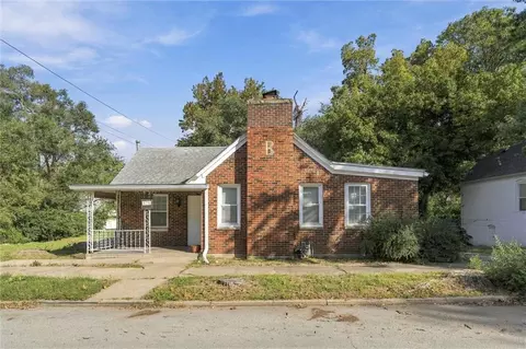 838 Ottawa St, Leavenworth, KS 66048