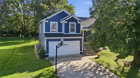 21215 W 52nd St, Shawnee, KS 66218
