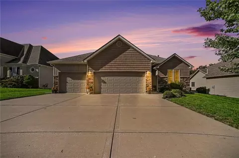 13130 NW Hawthorne Dr, Platte City, MO 64079