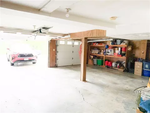 Exterior - 208 Markham Ct, Brookfield, MO 64628 photo 7 of 9