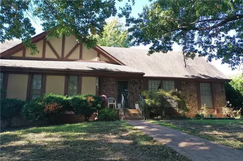 Exterior - 208 Markham Ct, Brookfield, MO 64628 photo 9 of 9
