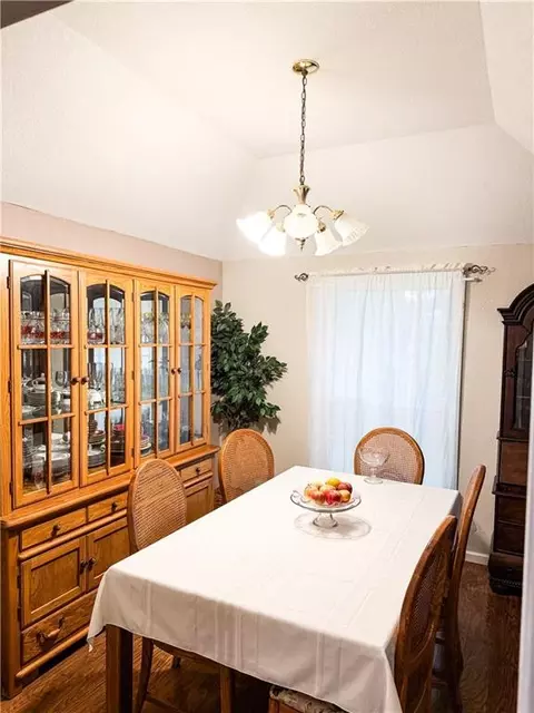 Dining - 208 Markham Ct, Brookfield, MO 64628 photo 2 of 2
