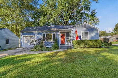 5522 Linden St, Roeland Park, KS 66205
