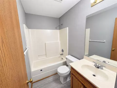 Bath - 516 Johnson Dr, Odessa, MO 64076 photo 1 of 4