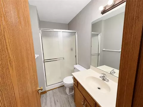 Bath - 516 Johnson Dr, Odessa, MO 64076 photo 2 of 4
