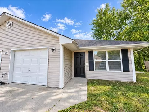 Exterior - 516 Johnson Dr, Odessa, MO 64076 photo 2 of 8