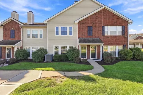 11603 Tomahawk Creek Pkwy #G, Leawood, KS 66211