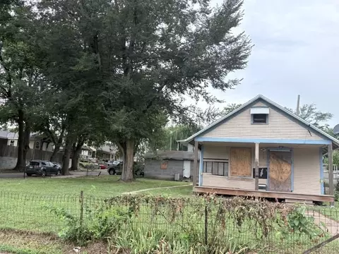 1638 Ewing Ave, Kansas City, MO 64126