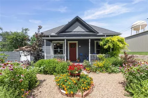 214 S 8th St, Humboldt, KS 66748