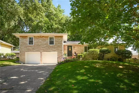 4121 N Briarcliff Rd, Kansas City, MO 64116