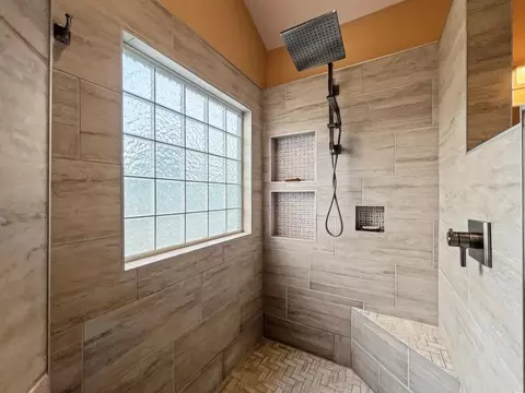 Bath - 5504 Harvard Rd, Lawrence, KS 66049 photo 3 of 4