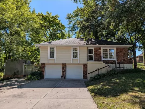 819 NE 114th St, Kansas City, MO 64155