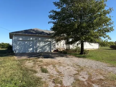 14085 Ness Rd, Altamont, KS 67330