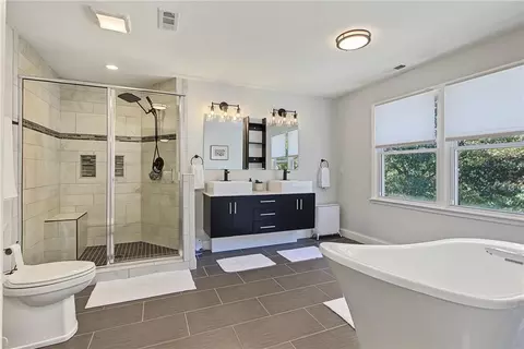 Bath - 4112 Harvard Rd, Lawrence, KS 66049 photo 3 of 12