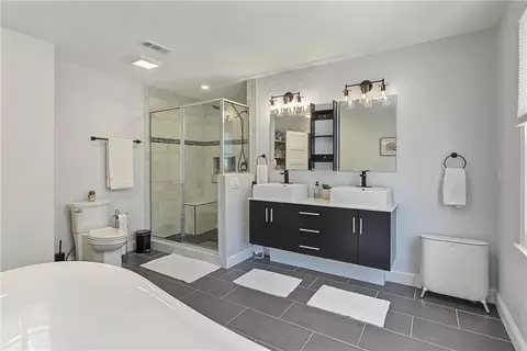 Bath - 4112 Harvard Rd, Lawrence, KS 66049 photo 6 of 12