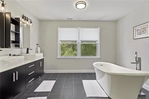 Bath - 4112 Harvard Rd, Lawrence, KS 66049 photo 7 of 12