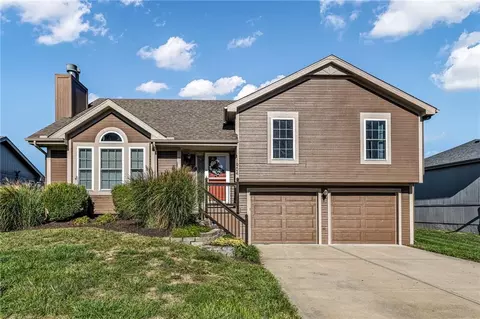 11904 N Charlotte St, Kansas City, MO 64155