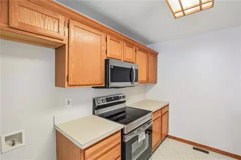 Kitchen - 4932 Stoneback Pl, Lawrence, KS 66047 photo 2 of 2