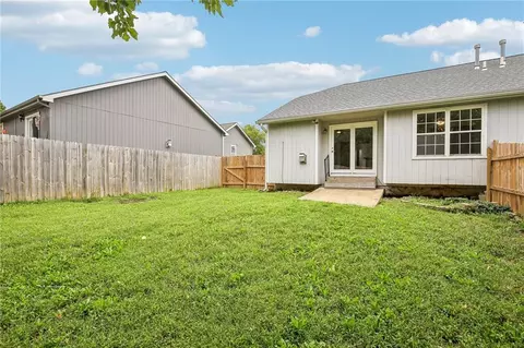 Exterior - 4932 Stoneback Pl, Lawrence, KS 66047 photo 4 of 4